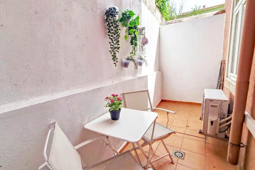 Sapadores - 2 Bedrooms Apartment Lisbon Boho Chic ภายนอก รูปภาพ